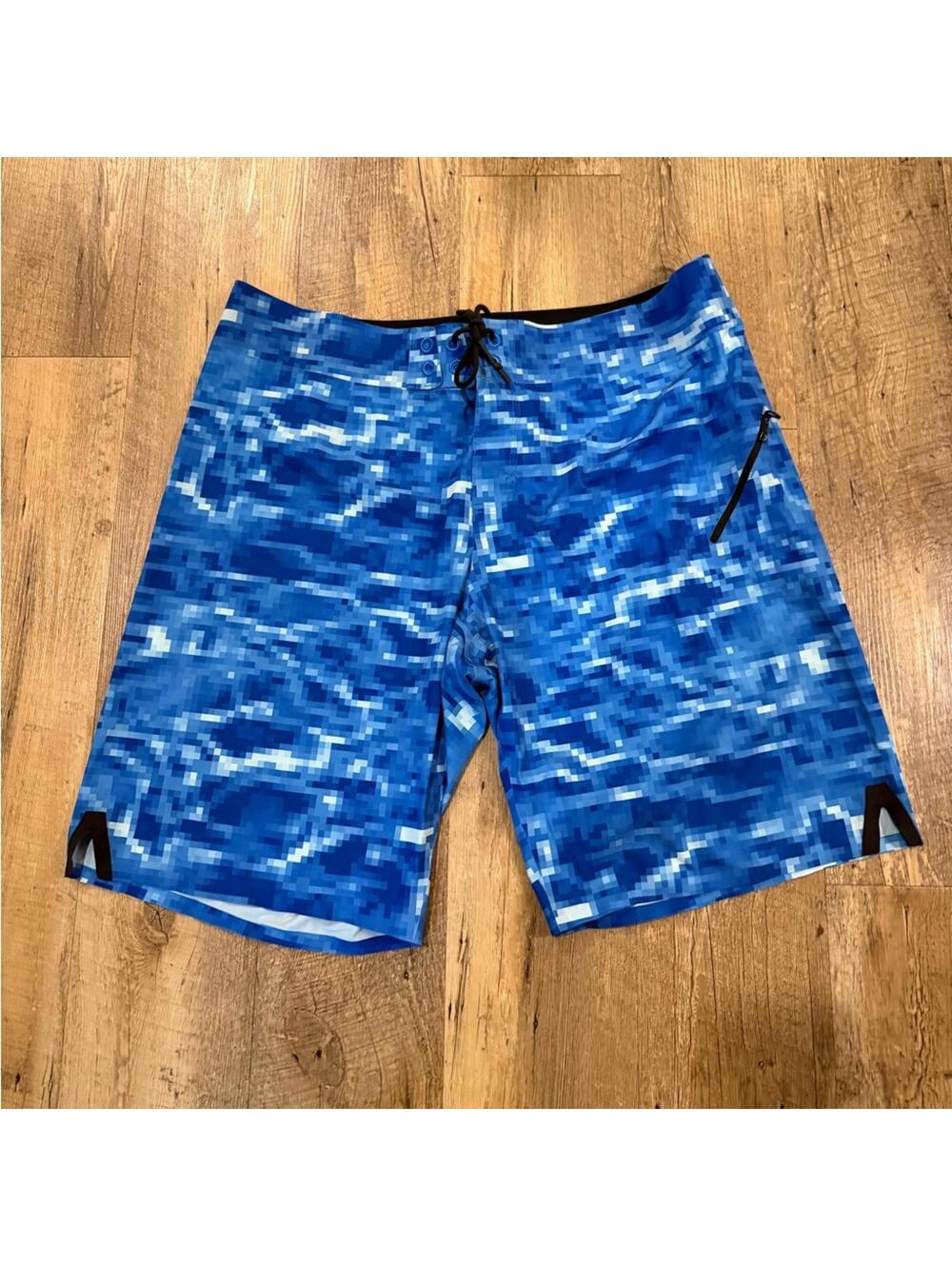 Lululemon El Current Shorts Size 38 in Blue Digital Pattern Swimsuit